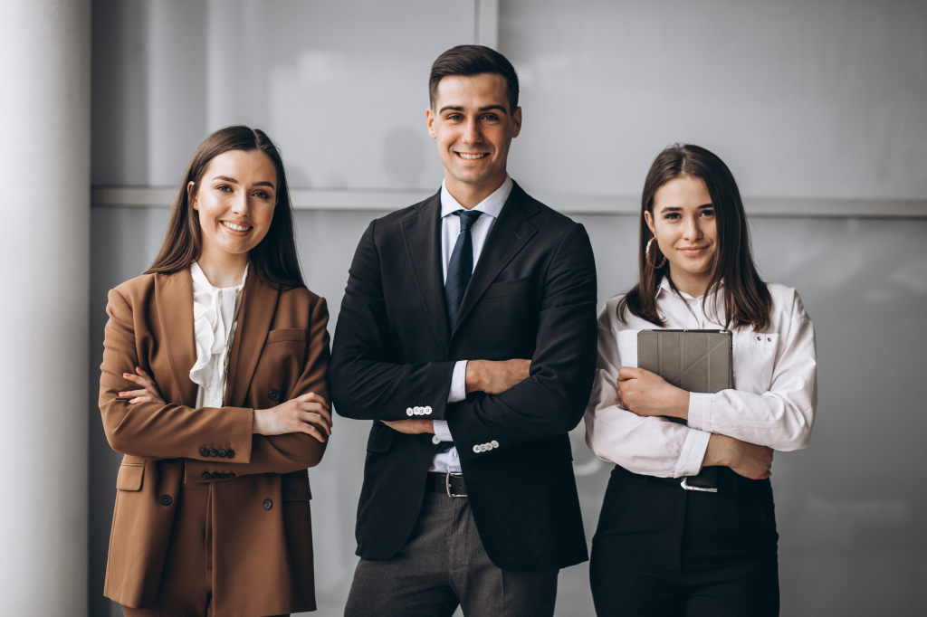 bussiness-people-working-team-office 1